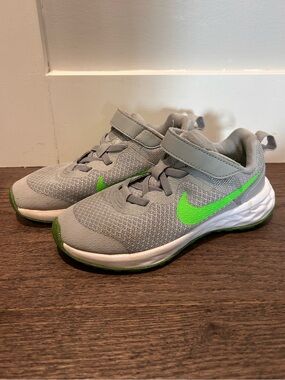 Nike Size 12 Boy's Runners Running Shoes